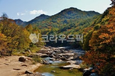 산, 개곡, 물, 돌, 단풍, 사진,이미지,일러스트,캘리그라피 - 깨비선생작가 크라우드픽 - 저작권 걱정 없는 상업용 이미지
