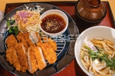 food, 음식, 식사, 돈까스, 일식, 사진,이미지,일러스트,캘리그라피 - 먹스타 킹콩작가 크라우드픽 - 저작권 걱정 없는 상업용 이미지