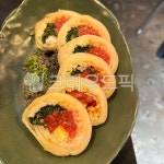 묵은지말이, 퓨전요리, 퓨전한식, 김밥, food, 사진,이미지,일러스트,캘리그라피 - 하하껄껄작가 크라우드픽 - 저작권 걱정 없는 상업용 이미지