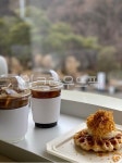 카페, 분위기, 감성, 크로플, 커피, 사진,이미지,일러스트,캘리그라피 - byobyo작가 크라우드픽 - 저작권 걱정 없는 상업용 이미지