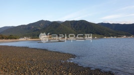 갯벌, 뻘, 머드, 바다, 산, 사진,이미지,일러스트,캘리그라피 - DADAlu작가 크라우드픽 - 저작권 걱정 없는 상업용 이미지