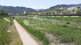 강변로, 산책길, 자전거도로, 강, 강변, 사진,이미지,일러스트,캘리그라피 - 연두빛사랑찾아작가 크라우드픽 - 저작권 걱정 없는 상업용 이미지