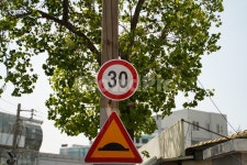 속도제한, 표지판, 과속방지턱, 도로표지판, 도로표지판, 사진,이미지,일러스트,캘리그라피 - aigoDda작가 크라우드픽 - 저작권 걱정 없는... 