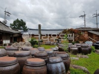 옥외, 건축학, 건물, 장독대, 한국문화, 사진,이미지,일러스트,캘리그라피 - 비오는날의쇼팽작가 크라우드픽 - 저작권 걱정 없는 상업용 이미지