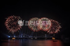 불꽃, 광안해변, 광안대교, 부산, 불꽃축제, 사진,이미지,일러스트,캘리그라피 - 산사랑작가 크라우드픽 - 저작권 걱정 없는 상업용 이미지