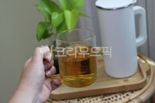 물마시기, 물, 다이어트차, 보리차, 컵, 사진,이미지,일러스트,캘리그라피 - Ngogogomay작가 크라우드픽 - 저작권 걱정 없는 상업용 이미지