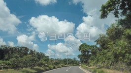 횡단보도, 건널목, 하늘, 구름, 청명한, 사진,이미지,일러스트,캘리그라피 - JackyPhoto작가 크라우드픽 - 저작권 걱정 없는 상업용 이미지