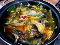 민물탕, 꺽지탕, 매운탕, 민물고기매운탕, 생선탕, 사진,이미지,일러스트,캘리그라피 - plusone작가 크라우드픽 - 저작권 걱정 없는 상업용 이미지