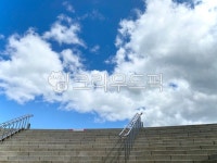 계단, 목표, 하늘, 푸른하늘, 구름, 사진,이미지,일러스트,캘리그라피 - OKsignboard작가 크라우드픽 - 저작권 걱정 없는 상업용 이미지