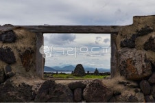 제주도, 우도, 해녀탈의장, 창문, 돌담, 사진,이미지,일러스트,캘리그라피 - 오호랄라작가 크라우드픽 - 저작권 걱정 없는 상업용 이미지