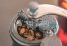 커피, 원두, 커피콩, 드립커피, 드립, 사진,이미지,일러스트,캘리그라피 - 최승현작가 크라우드픽 - 저작권 걱정 없는 상업용 이미지