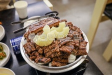 소갈비, 갈비, 소고기, 돌판, beef, 사진,이미지,일러스트,캘리그라피 - 이빠이오빠작가 크라우드픽 - 저작권 걱정 없는 상업용 이미지