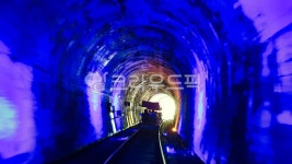 tunnel, 터널, 조명, 라이트, 빛, 사진,이미지,일러스트,캘리그라피 - DownhillerDH작가 크라우드픽 - 저작권 걱정 없는 상업용 이미지