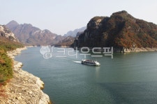 옥순봉, 단양팔경, 충주호, 청풍호, 유람선, 사진,이미지,일러스트,캘리그라피 - 나그네길작가 크라우드픽 - 저작권 걱정 없는 상업용 이미지