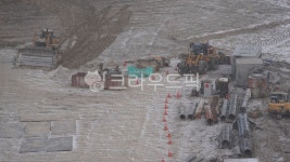 눈내린공사장, 휴업, 데마찌, 공치는날, 노동자, 사진,이미지,일러스트,캘리그라피 - hansk3467작가 크라우드픽 - 저작권 걱정 없는 상업용 이미지