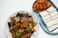 두부김치, 도토리묵, 묵, 요리, 집밥, 사진,이미지,일러스트,캘리그라피 - pb이로작가 크라우드픽 - 저작권 걱정 없는 상업용 이미지