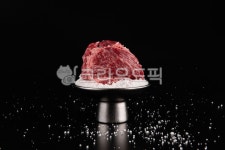 생고기, 소고기, 특수부위, 한우, 등급, 사진,이미지,일러스트,캘리그라피 - 메라키스튜디오작가 크라우드픽 - 저작권 걱정 없는 상업용 이미지