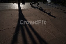그림자, 자전거, 해질녘, 공원, bike, 사진,이미지,일러스트,캘리그라피 - 조지작가 크라우드픽 - 저작권 걱정 없는 상업용 이미지