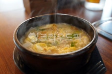 황태해장국, 황태, 뚝배기, 한국음식, 한국요리, 사진,이미지,일러스트,캘리그라피 - 횽횽작가 크라우드픽 - 저작권 걱정 없는 상업용 이미지
