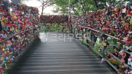 사랑의열쇠, 열쇠길, 영원한사랑, 열쇠, 자물쇠, 사진,이미지,일러스트,캘리그라피 - 천송이작가 크라우드픽 - 저작권 걱정 없는 상업용 이미지