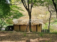 오두막, 초가집, 자연, 건물, 물레방아, 사진,이미지,일러스트,캘리그라피 - 황금보따리작가 크라우드픽 - 저작권 걱정 없는 상업용 이미지