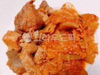 묵은지등갈비찜, 묵은지등뼈찜, 등갈비찜, 등뼈찜, 김치등갈비찜, 사진,이미지,일러스트,캘리그라피 - 먹방작가 크라우드픽 - 저작권 걱정 없는... 