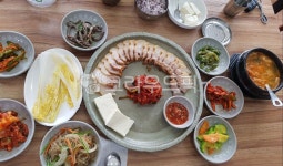 보쌈, 밥상, 한상차림, kfood, 돼지고기, 사진,이미지,일러스트,캘리그라피 - ilang작가 크라우드픽 - 저작권 걱정 없는 상업용 이미지