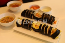 food, 김밥, 분식, 분식집, 키토김밥, 사진,이미지,일러스트,캘리그라피 - 산타고라니작가 크라우드픽 - 저작권 걱정 없는 상업용 이미지