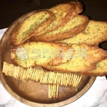 bread, 빵, 마늘빵, 과자, garlicbread, 사진,이미지,일러스트,캘리그라피 - lee ko작가 크라우드픽 - 저작권 걱정 없는 상업용 이미지