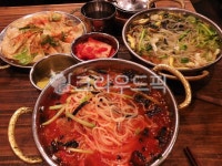 국수, 만두, 김치국수, 메밀국수, 비빔만두, 사진,이미지,일러스트,캘리그라피 - 체셔냥작가 크라우드픽 - 저작권 걱정 없는 상업용 이미지