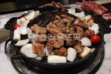 양고기, 고기, 굽다, 철판, 양파, 사진,이미지,일러스트,캘리그라피 - 에이스작가 크라우드픽 - 저작권 걱정 없는 상업용 이미지