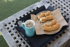 빵, 커피, 아메리카노, 트레이, 카페, 사진,이미지,일러스트,캘리그라피 - natsu u작가 크라우드픽 - 저작권 걱정 없는 상업용 이미지