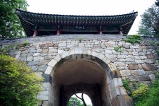 남한산성남문, 초여름, 흐린날씨, 남한산성, 녹색, 사진,이미지,일러스트,캘리그라피 - 오늘도맑음작가 크라우드픽 - 저작권 걱정 없는 상업용 이미지