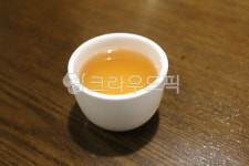 자스민차, 쟈스민차, 마실것, 물, 컵, 사진,이미지,일러스트,캘리그라피 - Nhide_pose작가 크라우드픽 - 저작권 걱정 없는 상업용 이미지