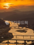 공주연미산, 연미산일출, 일출, 태양, 강, 사진,이미지,일러스트,캘리그라피 - 착강작가 크라우드픽 - 저작권 걱정 없는 상업용 이미지