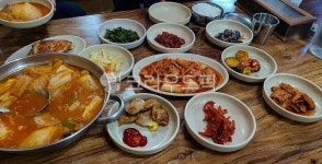 한식, 김치찌개, 반찬, 한끼밥상, food, 사진,이미지,일러스트,캘리그라피 - MCtheJo작가 크라우드픽 - 저작권 걱정 없는 상업용 이미지