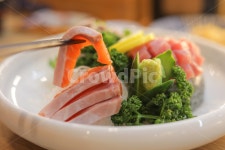 연어사시미, 연어회, 생연어, 연어한점, 연어요리, 사진,이미지,일러스트,캘리그라피 - 나도찍는다작가 크라우드픽 - 저작권 걱정 없는 상업용 이미지