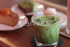 녹차라떼, greentea, 카페, 디저트, 음료, 사진,이미지,일러스트,캘리그라피 - 승달씨작가 크라우드픽 - 저작권 걱정 없는 상업용 이미지