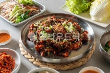 족발, 매운족발, 매운, 쟁반국수, 한식, 사진,이미지,일러스트,캘리그라피 - coolazrael작가 크라우드픽 - 저작권 걱정 없는 상업용 이미지