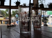 유리, glass, 잔, 컵, cup, 사진,이미지,일러스트,캘리그라피 - raykim72작가 크라우드픽 - 저작권 걱정 없는 상업용 이미지
