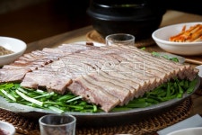 사철탕, 수육, 보신탕, 보양탕, 영양탕, 사진,이미지,일러스트,캘리그라피 - 미미스튜디오작가 크라우드픽 - 저작권 걱정 없는 상업용 이미지