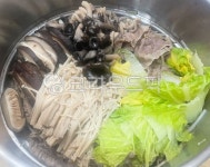 우삼겹숙주찜, 차돌박이숙주찜, 숙주찜, 찜, 우삼겹, 사진,이미지,일러스트,캘리그라피 - 먹방작가 크라우드픽 - 저작권 걱정 없는 상업용 이미지