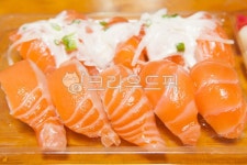 초밥, 연어, 영어초밥, 일식, 음식, 사진,이미지,일러스트,캘리그라피 - 플라이EX작가 크라우드픽 - 저작권 걱정 없는 상업용 이미지