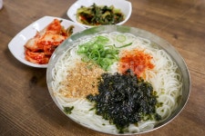 국수, 식당, 잔치국수, 소면, 공주산성시장, 사진,이미지,일러스트,캘리그라피 - Eating trip작가 크라우드픽 - 저작권 걱정 없는 상업용 이미지