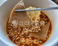 컵라면, 어묵라면, 오뎅라면, 면요리, 면빨, 사진,이미지,일러스트,캘리그라피 - 먹방작가 크라우드픽 - 저작권 걱정 없는 상업용 이미지