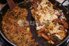 볶음밥, 철판볶음밥, 닭갈비볶음밥, 닭갈비, 치즈, 사진,이미지,일러스트,캘리그라피 - NULDO AND JJ작가 크라우드픽 - 저작권 걱정 없는... 