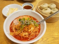 비빔국수, 만두, 분식, 국수, 한식, 사진,이미지,일러스트,캘리그라피 - shimshim작가 크라우드픽 - 저작권 걱정 없는 상업용 이미지