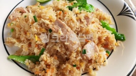 음식, 푸드, 볶음밥, 돼지고기볶음밥, 식당, 사진,이미지,일러스트,캘리그라피 - 연두빛사랑찾아작가 크라우드픽 - 저작권 걱정 없는 상업용 이미지