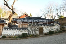 진주성, 돌담, 절, 나무, 맑은, 사진,이미지,일러스트,캘리그라피 - 냥갱셔터작가 크라우드픽 - 저작권 걱정 없는 상업용 이미지