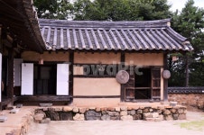 전통가옥, 한옥, 기와집, 생활도구, 소쿠리, 사진,이미지,일러스트,캘리그라피 - 때까치작가 크라우드픽 - 저작권 걱정 없는 상업용 이미지